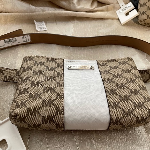 Mk fanypack new never been used. - Picture 2 of 2